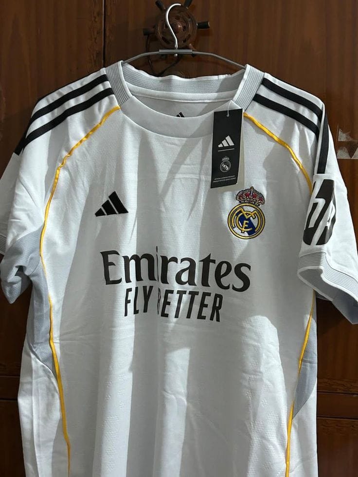 Customer photo review of Real Madrid 25/26 Home Jersey