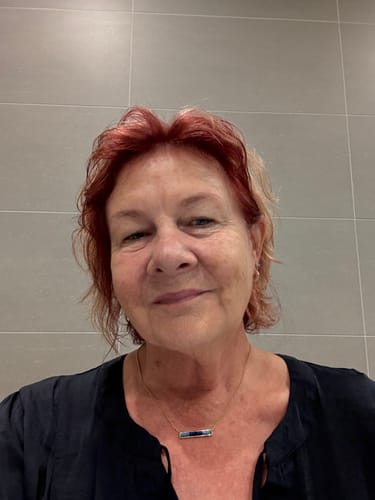 Customer photo review of BLUE OMBRE BAR NECKLACE