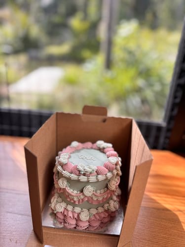 Customer photo review of mia mini cake