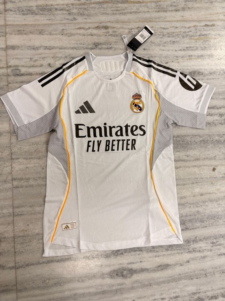 Customer photo review of Real Madrid 25/26 Home Jersey