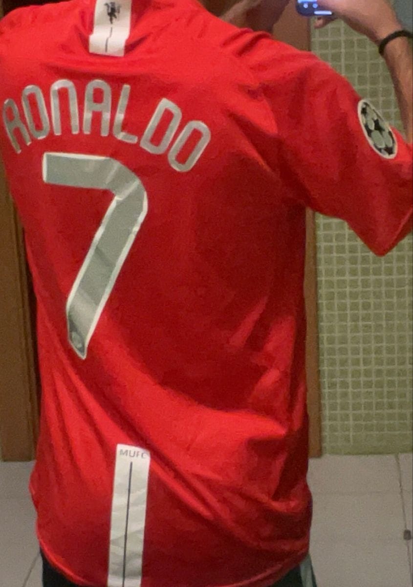 Customer photo review of MANCHESTER UNITED 07/08 HOME JERSEY CHAMPIONS LEAGUE EDITION