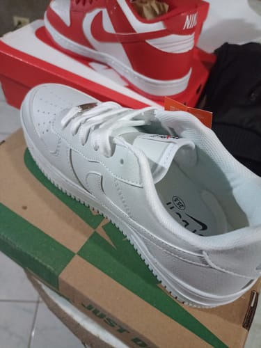 Miguel Ángel G. review of Tenis 270 Blanco Total image 1 out of 1