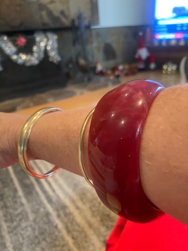 Noeleen P. review of CHERRY SCULPT BANGLE image 1 out of 1