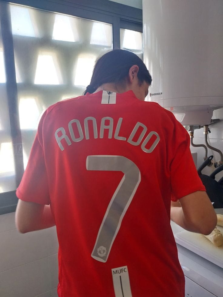 Customer photo review of MANCHESTER UNITED 07/08 HOME JERSEY CHAMPIONS LEAGUE EDITION