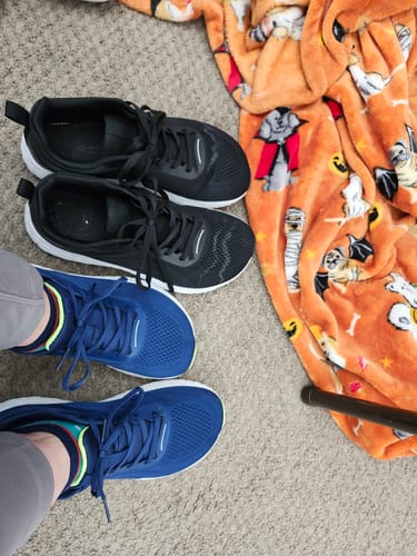 Customer photo review of MUUV Flow - Wide Toe Box Pickleball Shoes (Unisex)