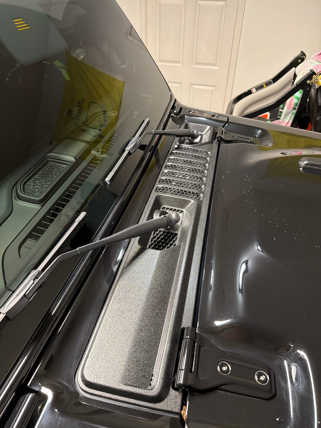 Customer photo review of Raptorized OEM Cowl Wiper Panel for Jeep JL JT 2018+ Never Fade Away！