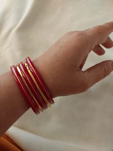 Customer photo review of Red - Divya Shringar Bangles (916 22k)