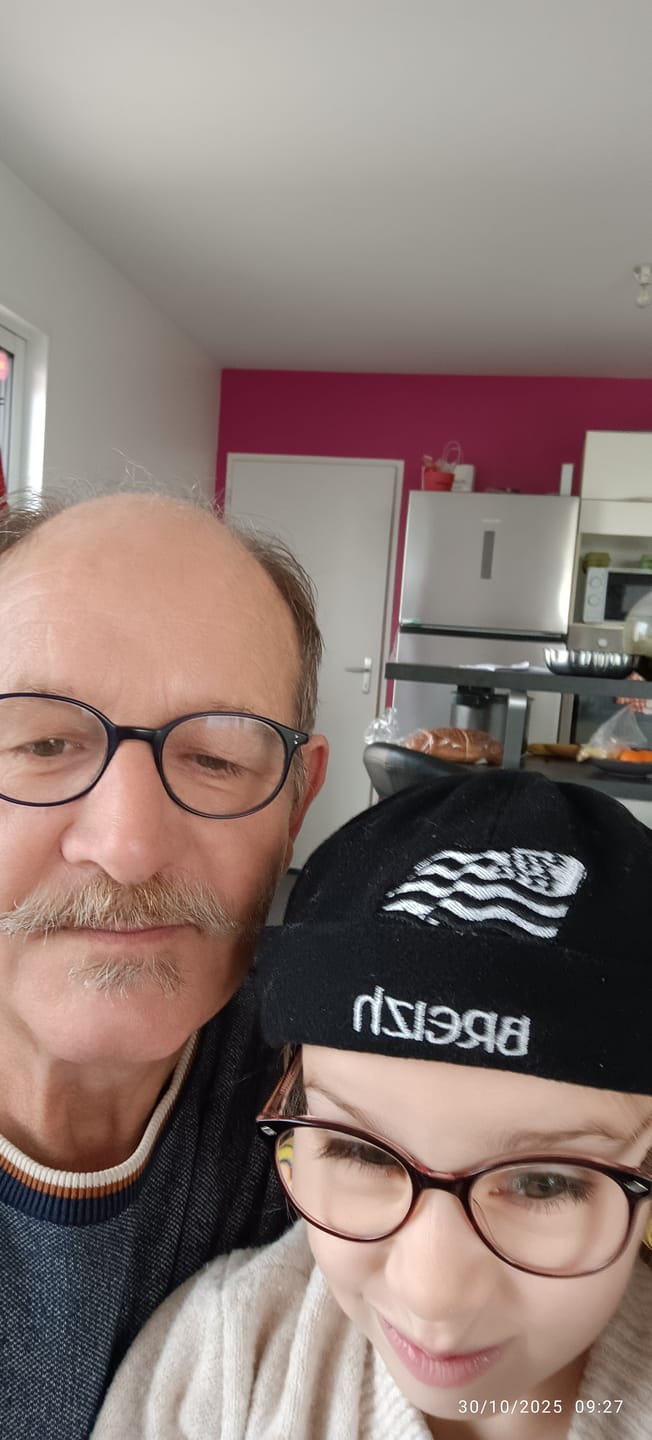 Customer photo review of Lunettes Vélo Photochromiques bleue - Ascension+