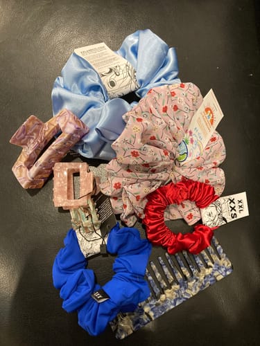 Customer photo review of Mystery 8-Pack Assorted Scrunchie & Hair Claws
