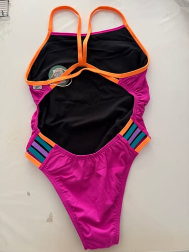 Jhia Huei review of LENNOX ONE PIECE || Orchid|Sunshine image 1 out of 1