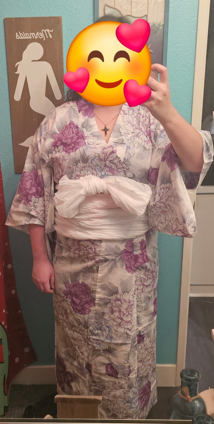 Customer photo review of Yukata Kimono - Purple Chrysanthemums in White (Style #2572)