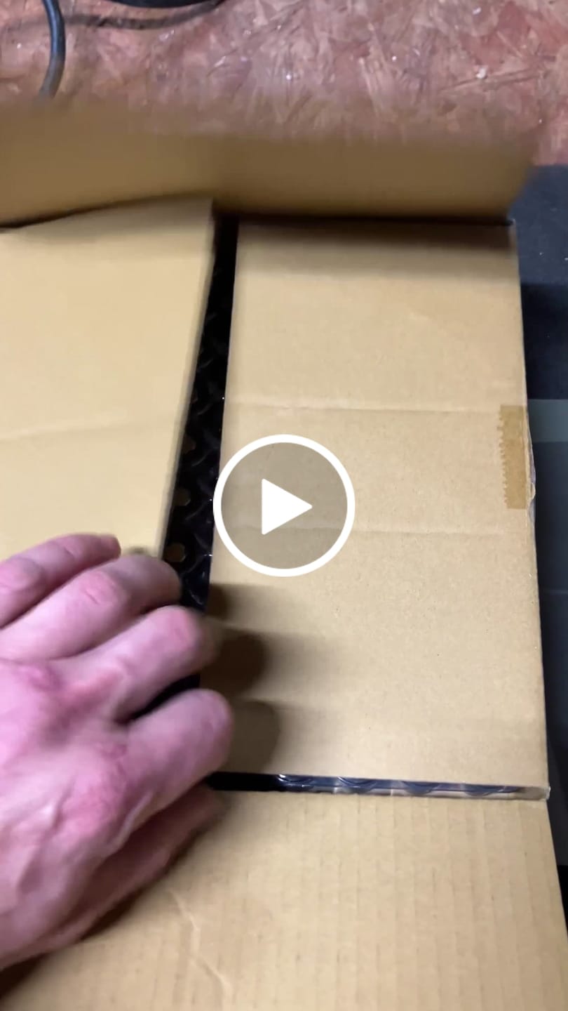 Customer video review of 100 pcs Molicel 18650 2800 mAH 35A Li-ion Battery. INR-18650-P28A 10.3 wh $1.75/cell