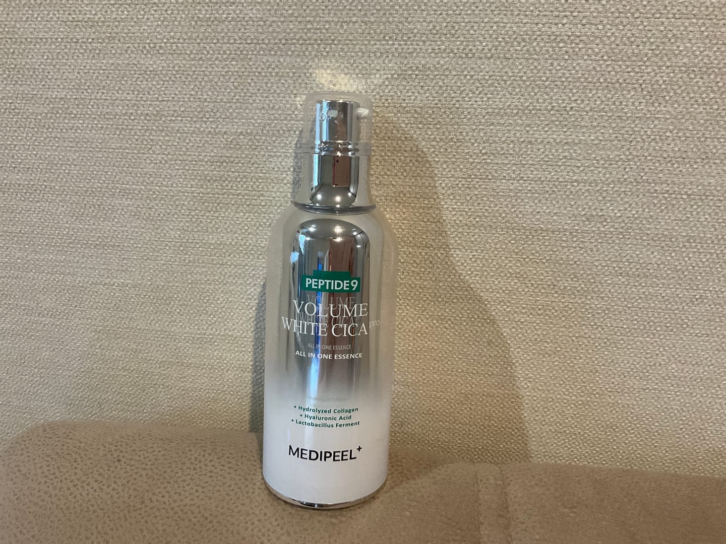 Customer photo review of Izgaismojoša skābekļa esence ar Gotu Kola Medi-Peel Peptide 9 Volume White Cica Essence Pro
