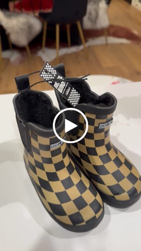 Customer video review of Classic Midi Boot in Smoke + Spice (PREORDER)