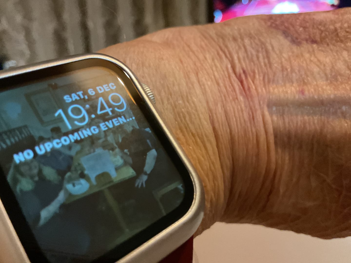 Customer photo review of FlexiFit™ Magnetic Band for Apple Watch - BUY 1 GET 1 FREE!