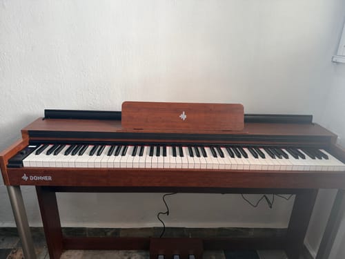 Christian Josue J. review of Donner DDP-200 Piano Digital con Teclado con Acción de Martillo image 1 out of 2