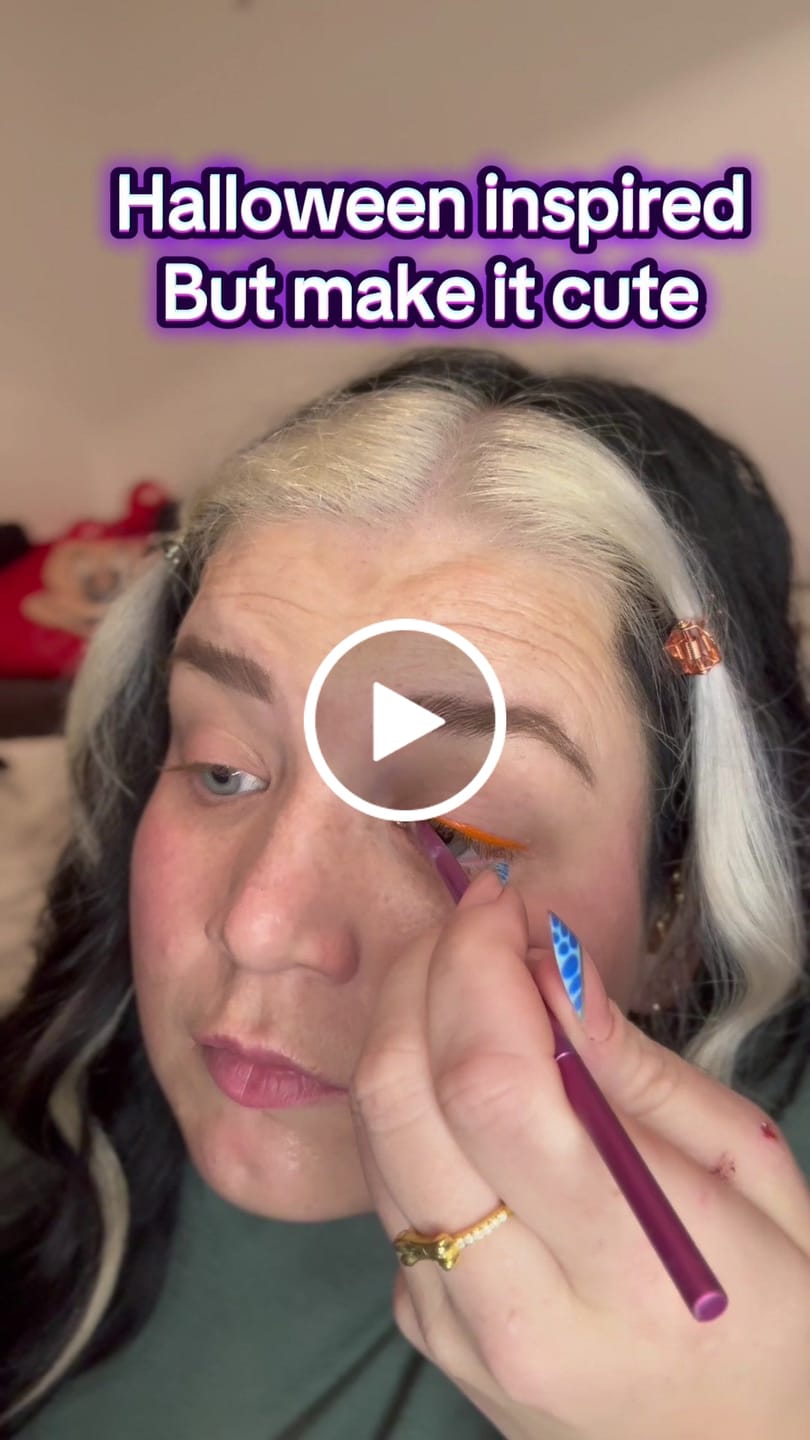 Customer video review of P. Louise Off The Record Eyeliner Palette