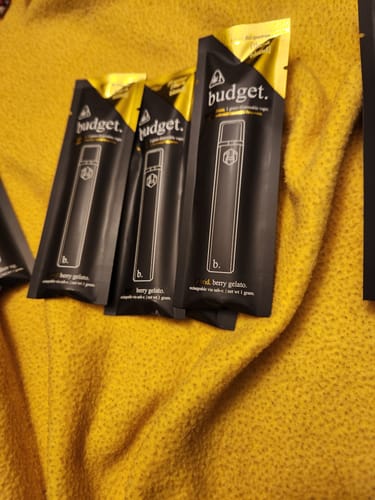 Customer photo review of 1 Gram THCA Full Spectrum Vape Pen | Berry Gelato - Hybrid