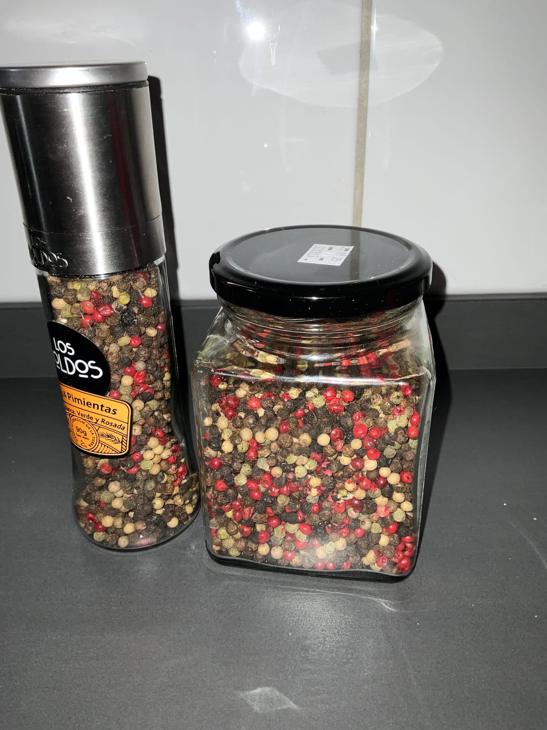 Customer photo review of Mix 4 Pimientas - Frasco de 340 g para rellenar tu molinillo gourmet