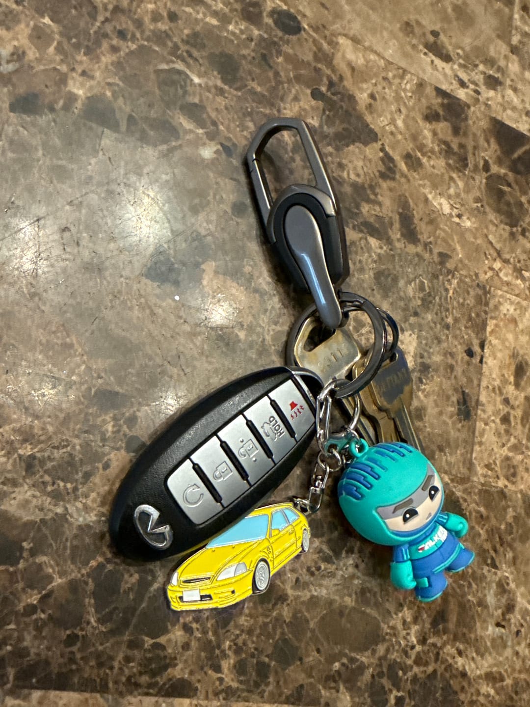 Customer photo review of 80Eighty® Zinc Alloy Keychain