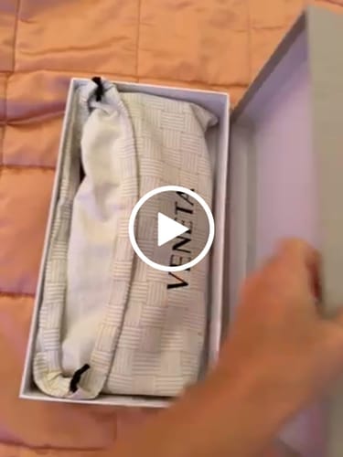 Customer video review of BV Long Clutch Andiamo With Handle 31cm Burgundy Calfskin Ghw