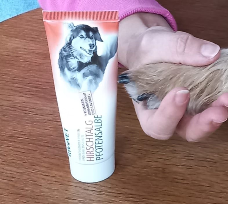 Customer photo review of RIVVET Hirschtalg Pfotensalbe 75 ml