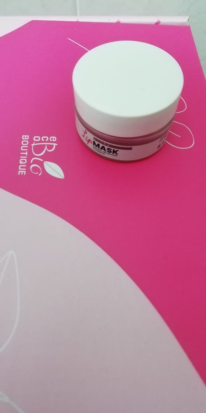 Customer photo review of Ultra Lip Mask