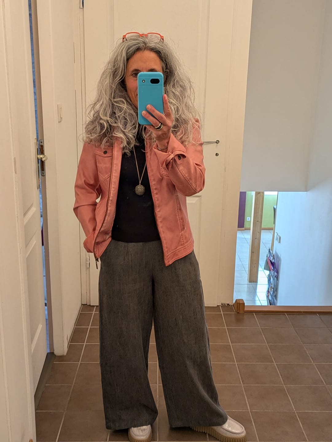 Customer photo review of Pantalon Alex - Jean fluide gris stone