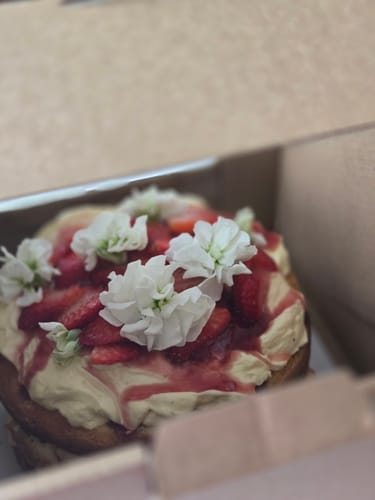 Customer photo review of victoria sponge