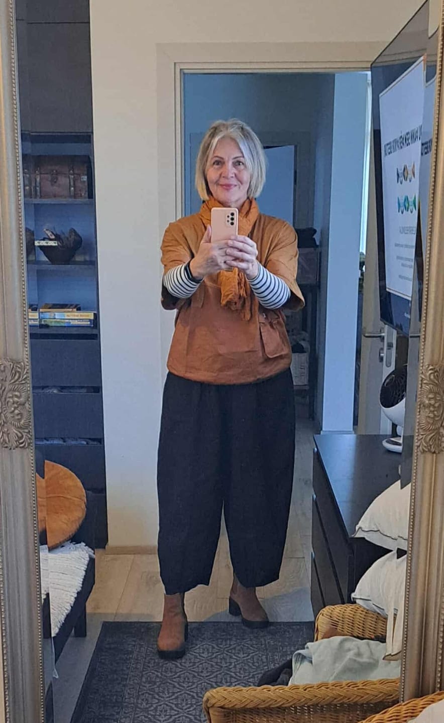 Customer photo review of Plus Size Women Summer Pocket Pure Color O-Neck Cotton Shirt