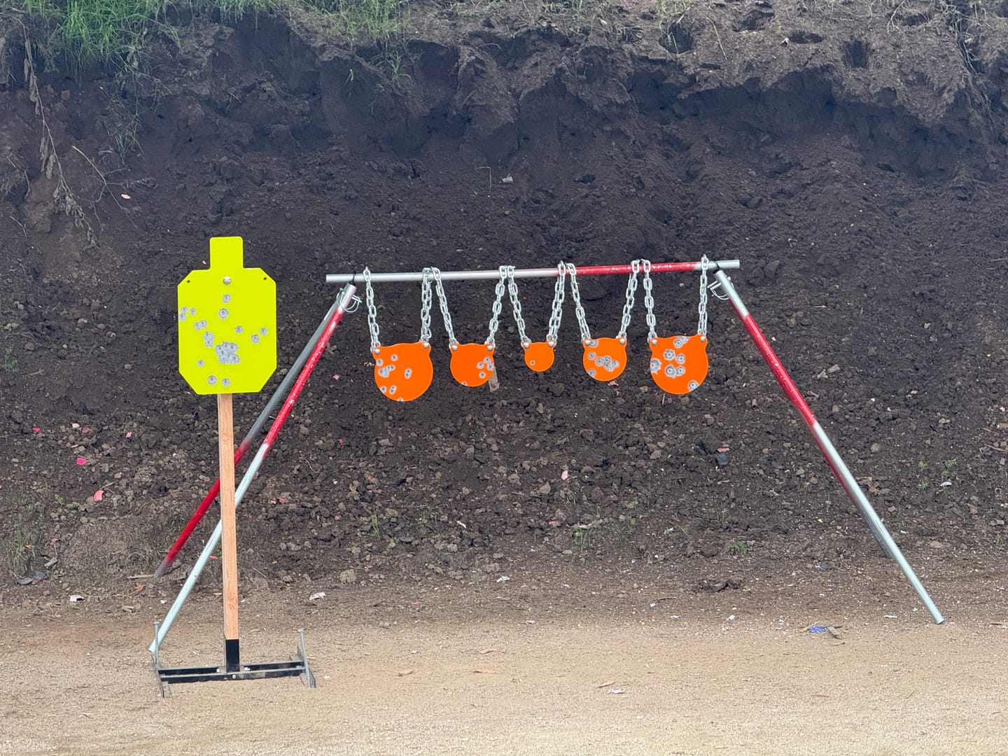 Customer photo review of Double T-Shaped Base Stand + Mounting Kit + 3/8" X 12" X 20" Torso