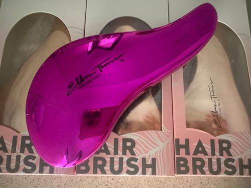 Customer photo review of Ethan Thomas detangle brush Rose Gold