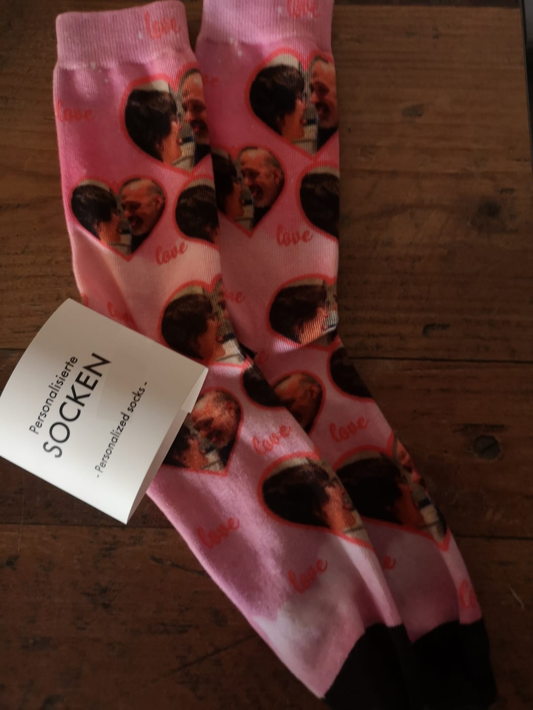 Customer photo review of LOVE - Personalisierte Socken mit eigenem Foto in Herzform