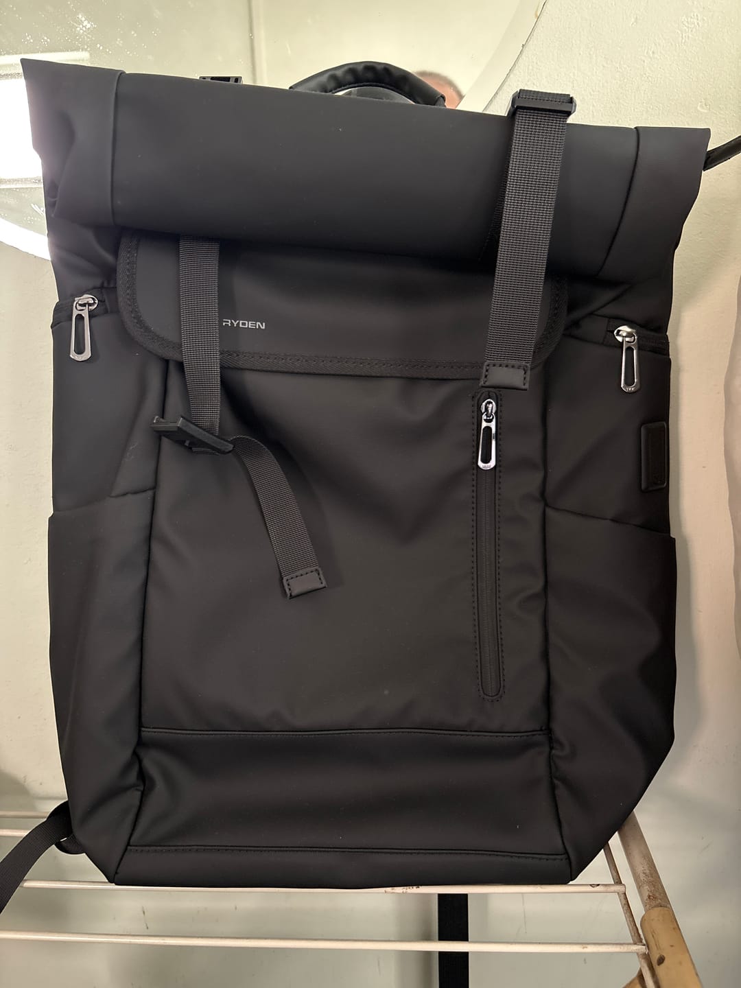 Customer photo review of Switch: Large Capacity Daily Business Travel Multifunctional Backpack 29L