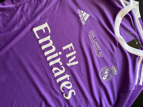 Customer photo review of Real Madrid 16/17 Retro