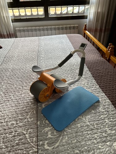 Customer photo review of Rodillo abdominal con apoyabrazos, cronometro y alfombrilla para rodillas