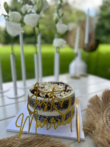 Customer photo review of red velvet cake