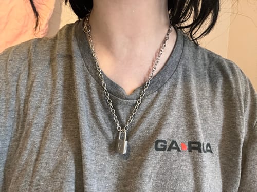 Customer photo review of SKZ World Tour Dominate: celebrATE Necklace by Hyunjin