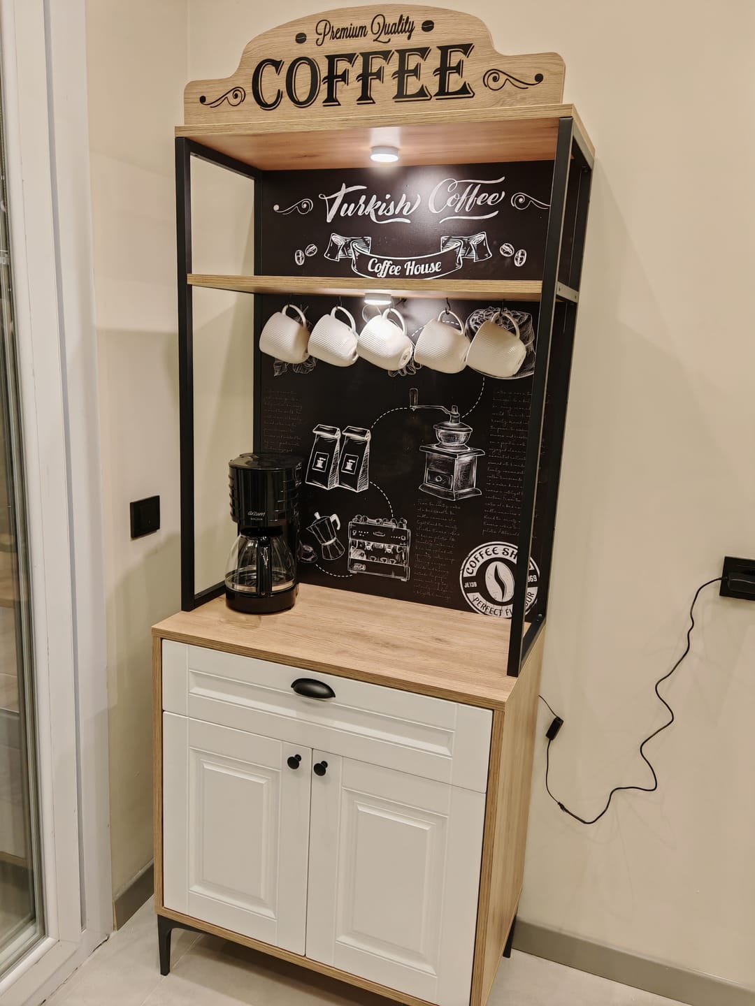 Customer photo review of Rani JE157 Işıklı Kahve Köşesi Membran Kapaklı Çekmeceli Çok Amaçlı Mutfak Dolabı Sepet Ceviz - Beyaz
