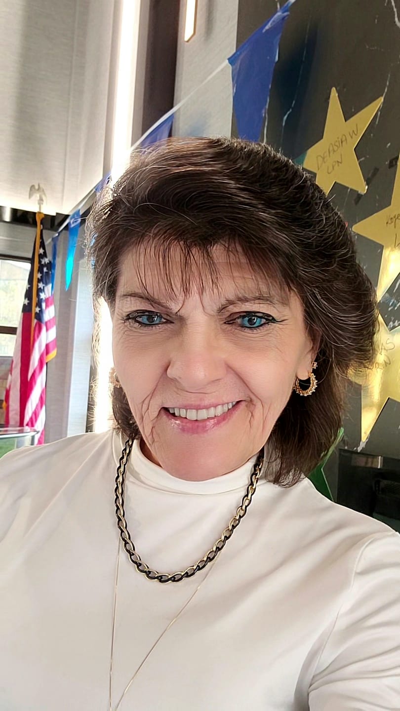 Customer photo review of Vega tricolor Blue Prescription Colored Contact Lenses