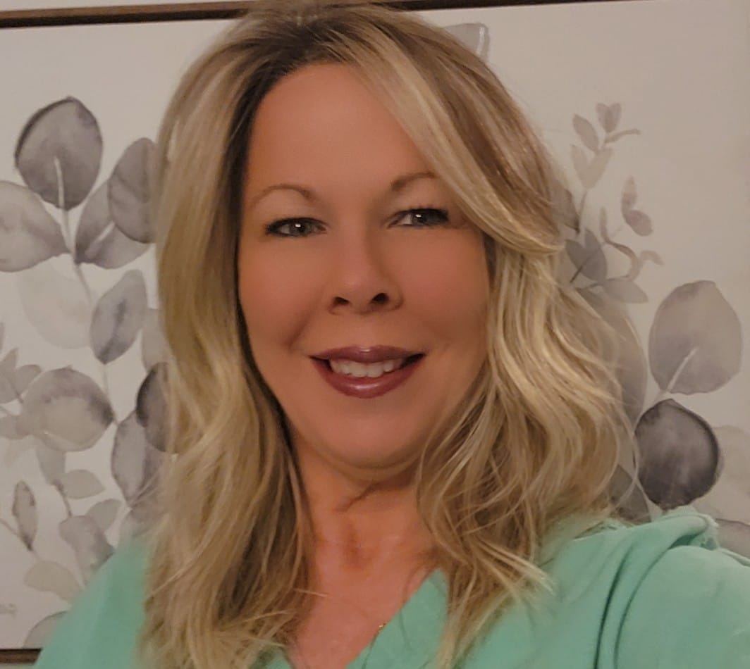 Customer photo review of FASHION FORWARD - Sunlit Beige Blonde