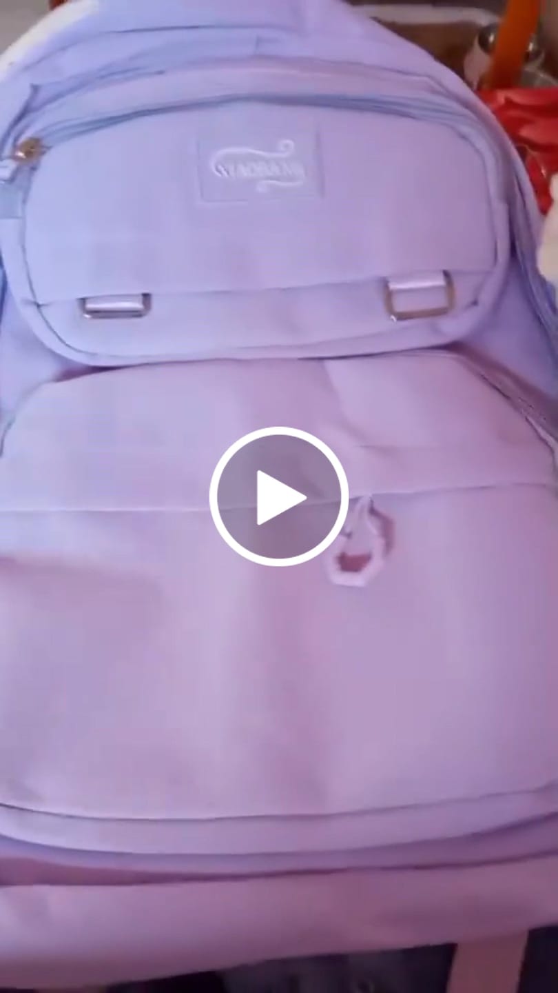 Customer video review of Mochila Unissex Impermeável com porta-chaves Versátil