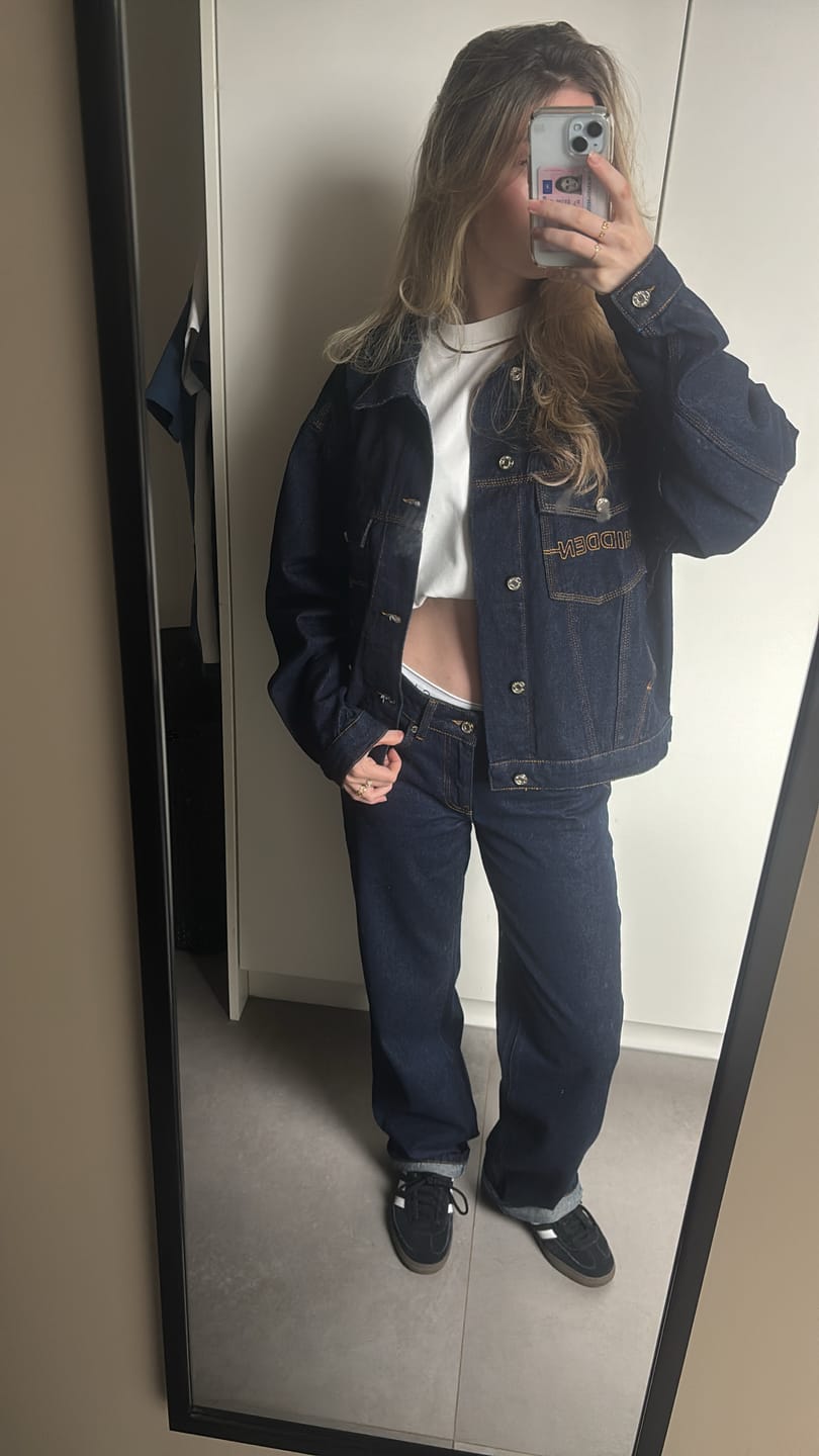 Customer photo review of LOGO STITCH JEANS INDIGO