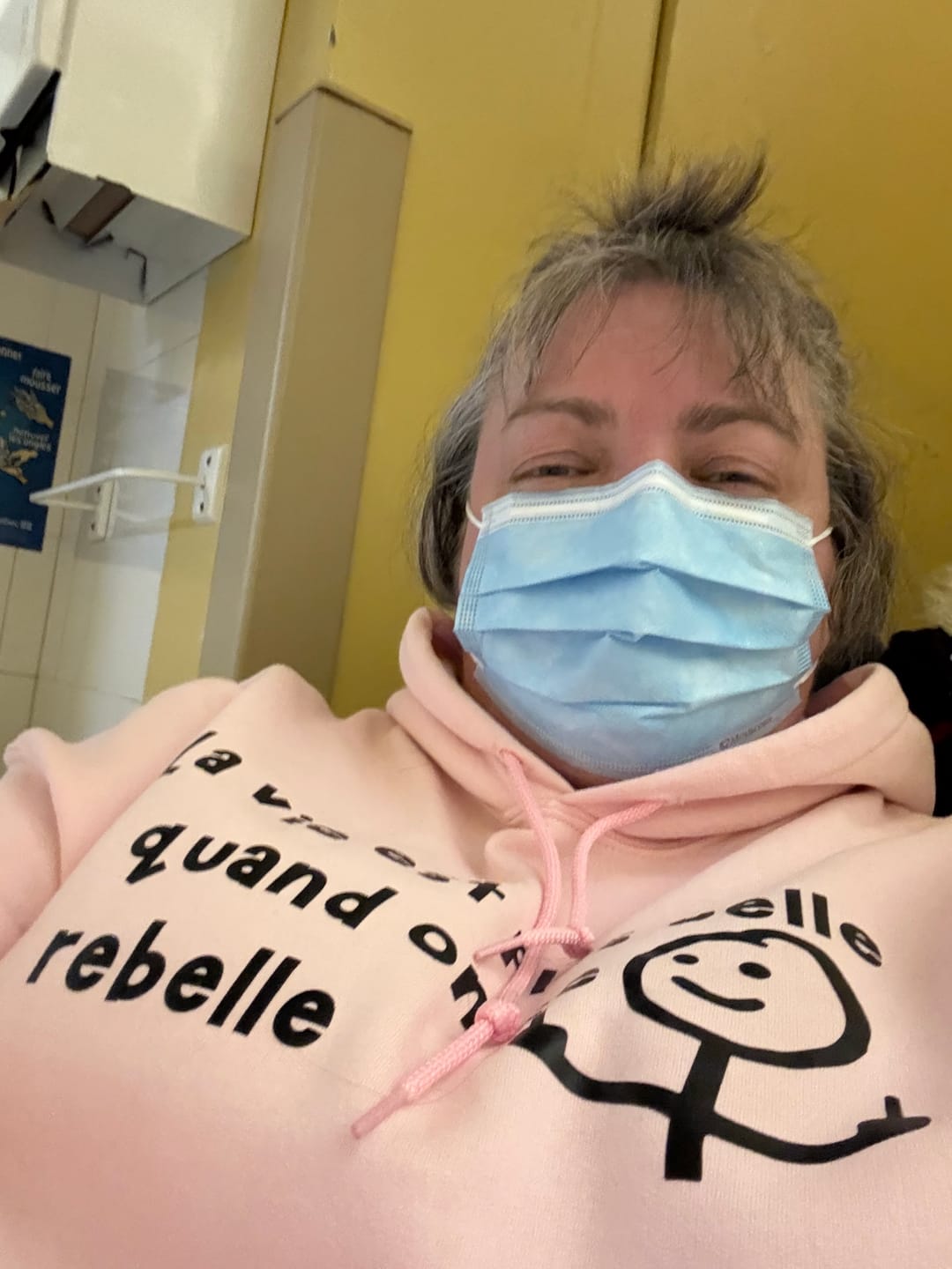 Customer photo review of HOODIE / REBELLE
