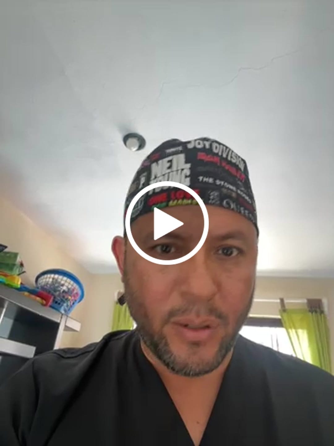 Customer video review of Gorro quirúrgico Rock collage