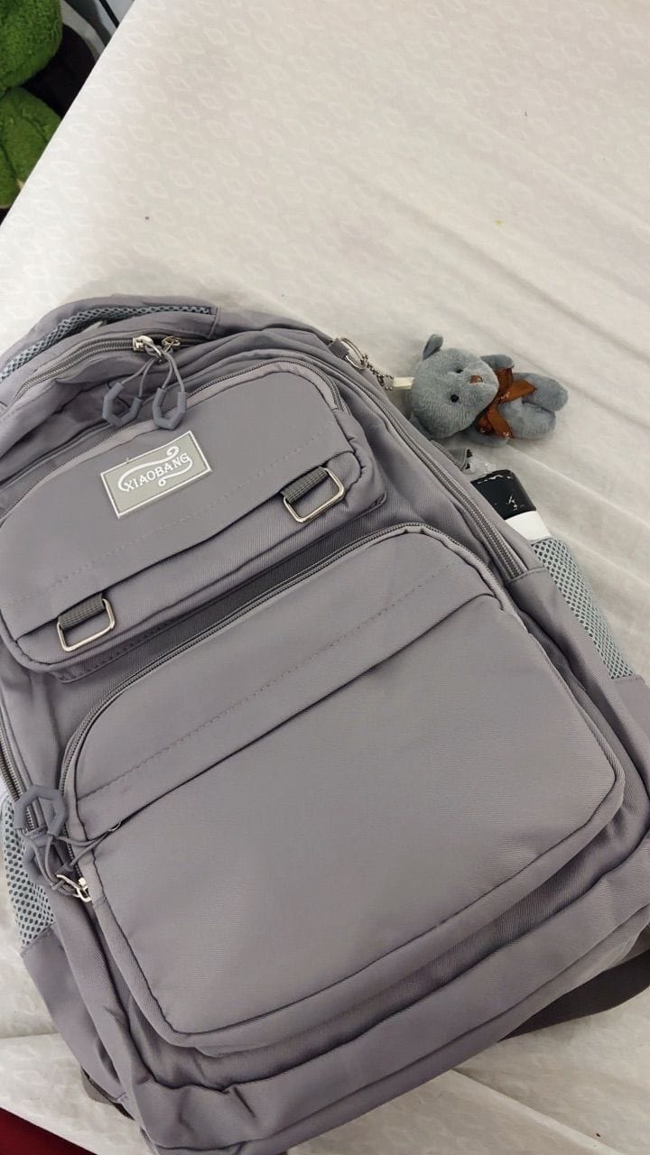 Customer photo review of Mochila Unissex Impermeável com porta-chaves Versátil