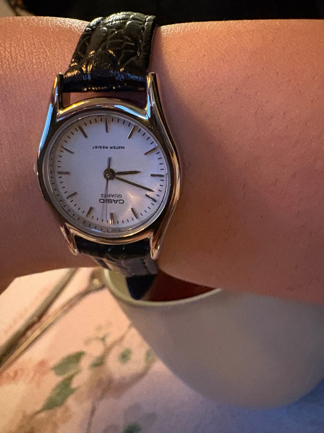 Customer photo review of Reloj Casio Análogo LTP-1094E-7A Correa de Cuero Negra