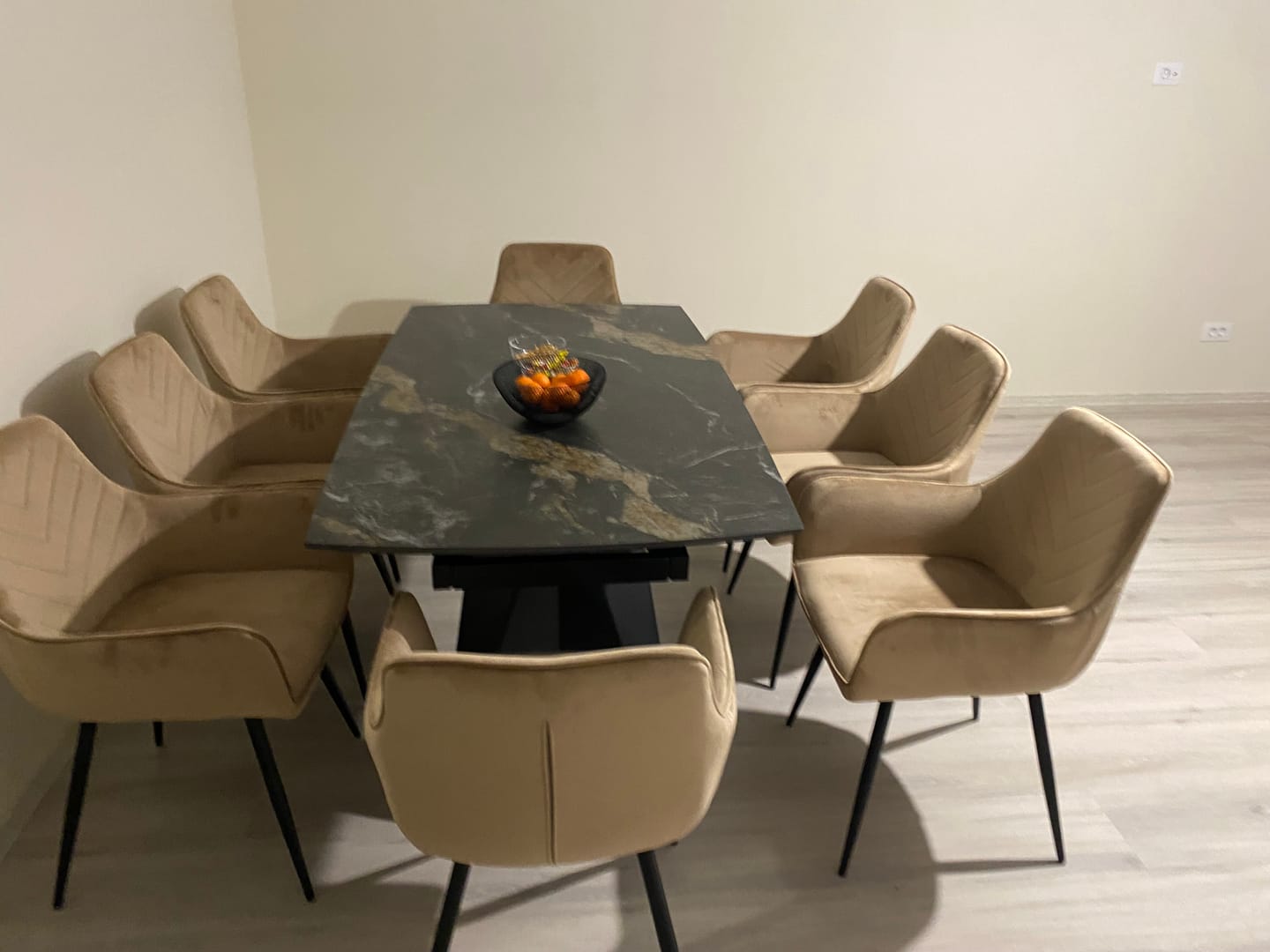 Customer photo review of Scaun FIG, bej/negru, stofa catifelata/metal, 57x47x85 cm
