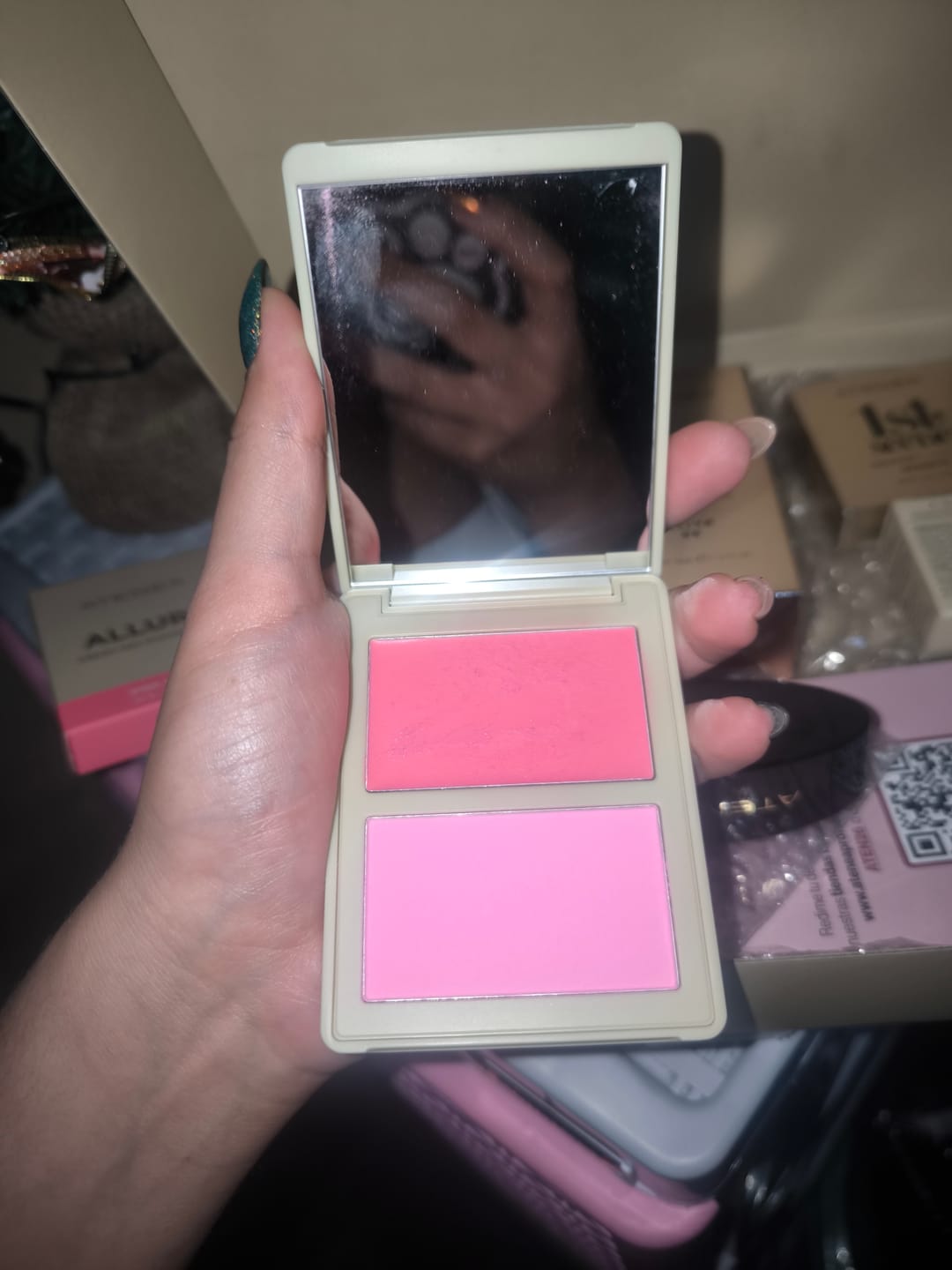 Customer photo review of RUBOR EN DÚO ALLURE CREMA Y POLVO COMPACTO