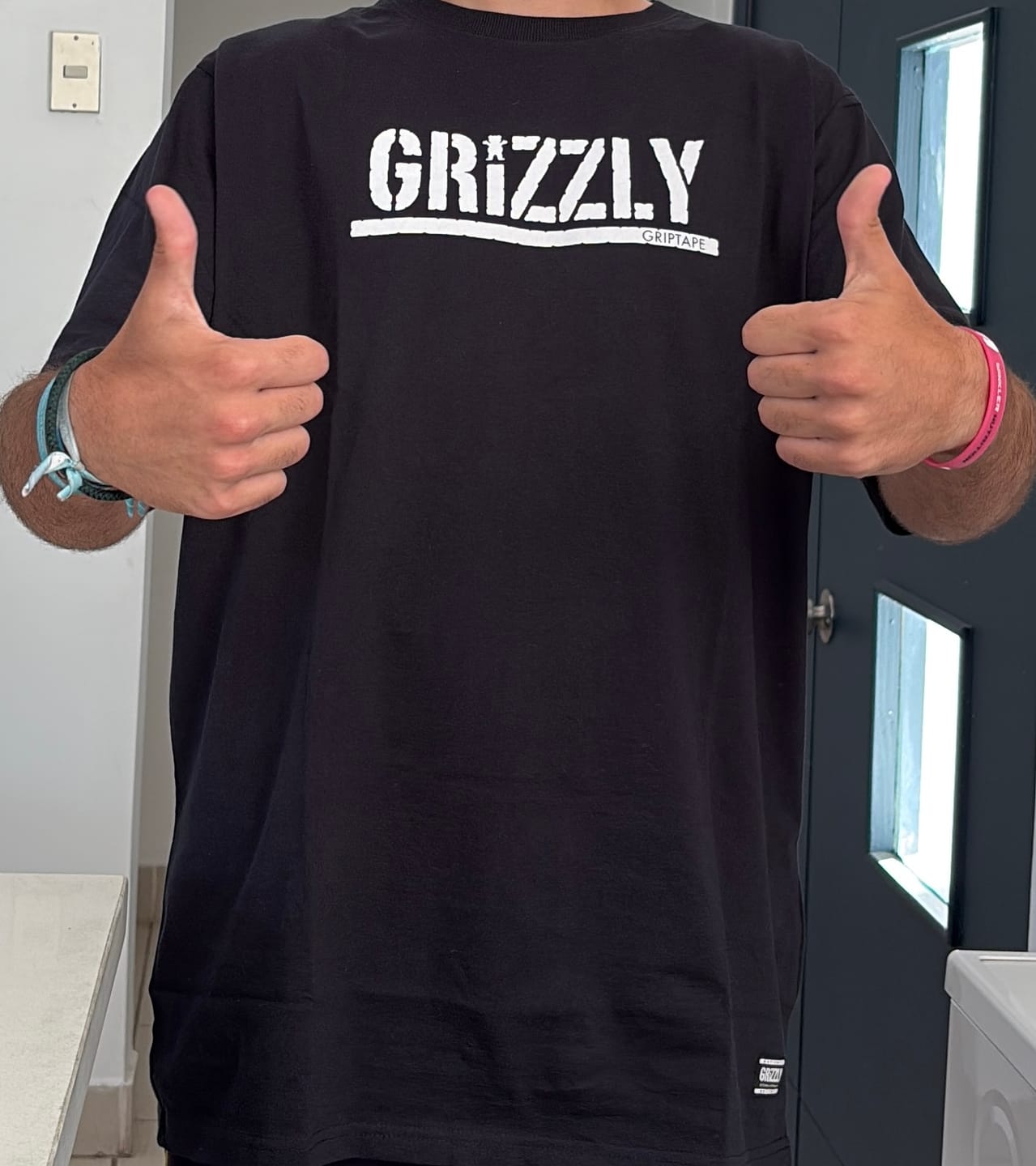 Customer photo review of Polera Grizzly Stamp SS Black